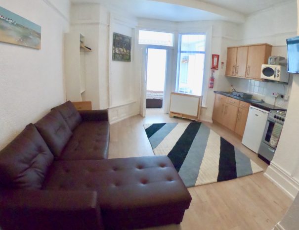 Apartment 1 lounge