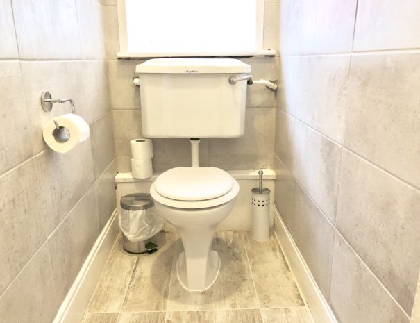 Apartment 4 - toilet