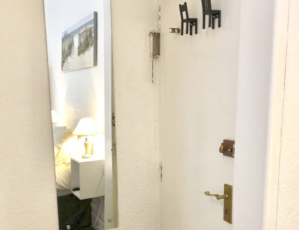 Apartment 4 - mirror